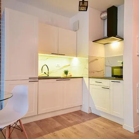 Break By Better Place Apartment